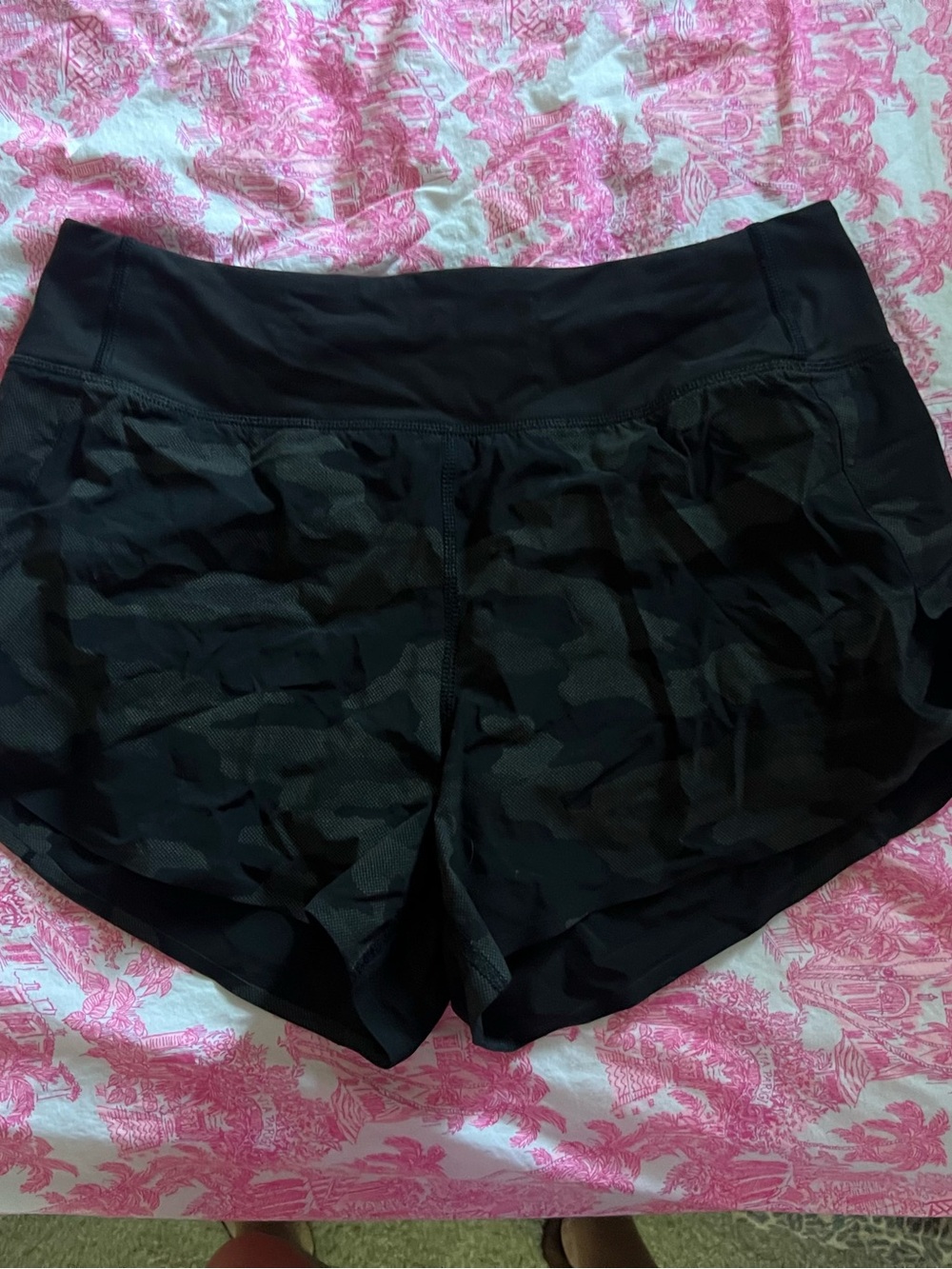 EUC women’s small Athleta shorts!